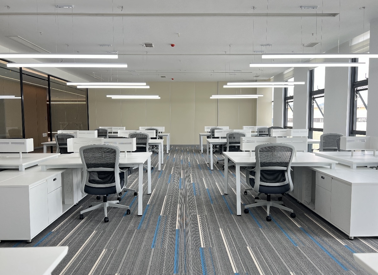 谁懂啊！办公家具现场交付的快乐